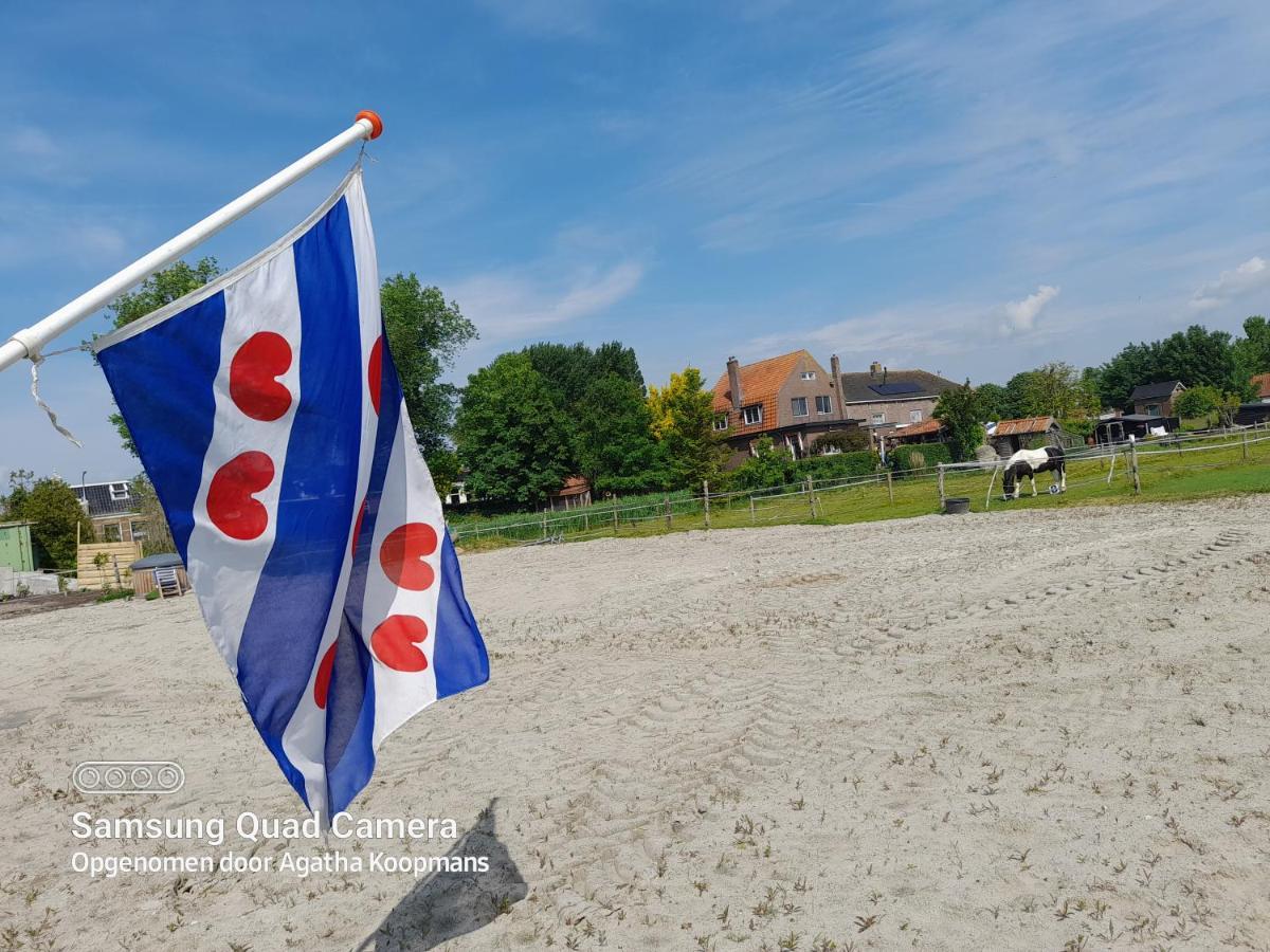 Hommerts De Huifkar, Trekkershut Bij Sneek酒店 外观 照片